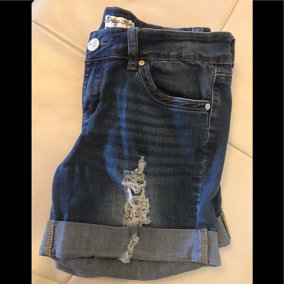 Indigo Rein Jean Shorts - Picture 4 of 7